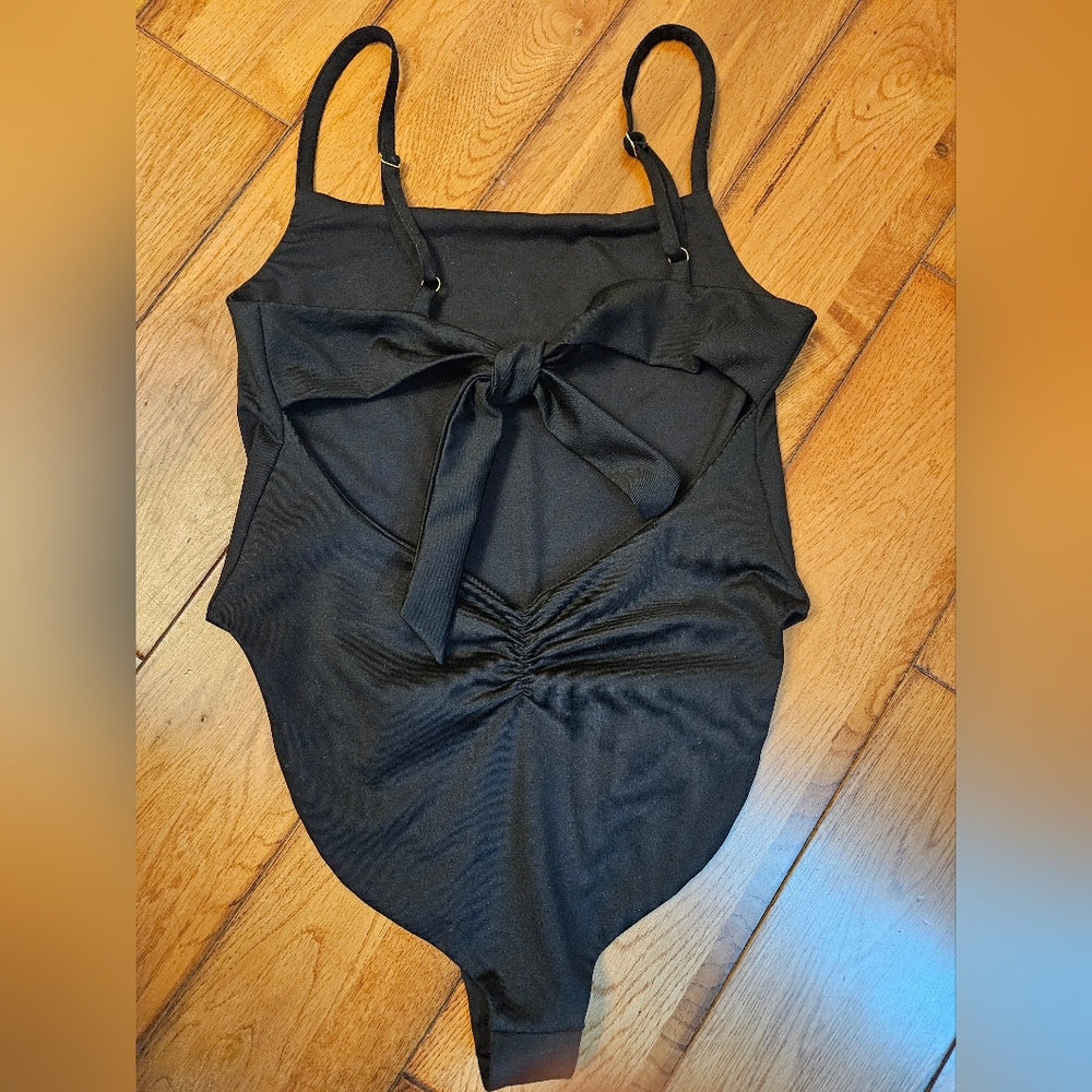 Londre The Square Neck One Piece Swimsuit size M Matte Black